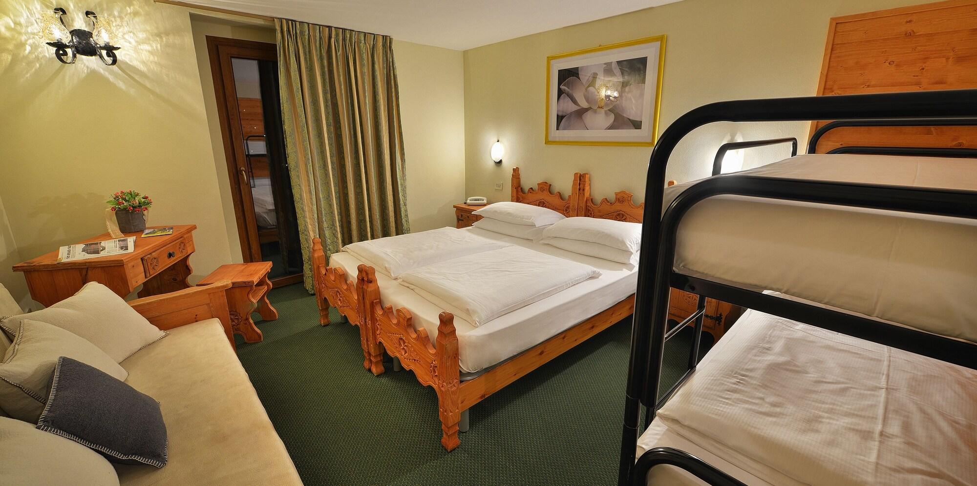 Loredana Hotel